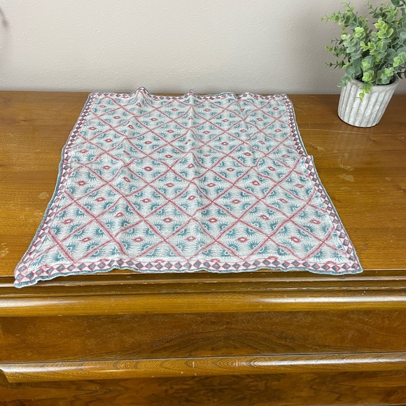 2 linen Crate & Barrel napkins - Picture 2 of 3